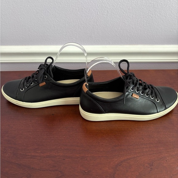 ECCO Women’s Black Leather Sneakers | Size 37 | Comfort Luxe Everyday Shoe
